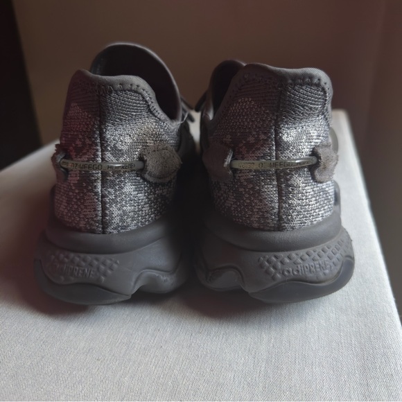 Men’s Adidas Ozweego Sneakers - Picture 6 of 8